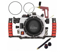 Caisson &eacute;tanche 200DL pour Nikon Z50 II Deluxe avec poign&eacute;es, pompe &agrave; vide et prise de chargement USB-C.