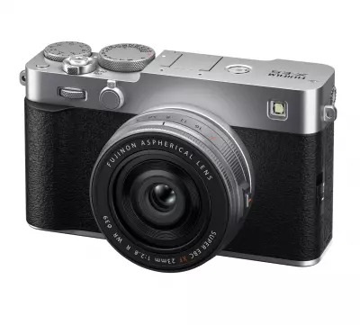 FUJIFILM X-E5 Silver + XF 23mm f/2,8 R WR