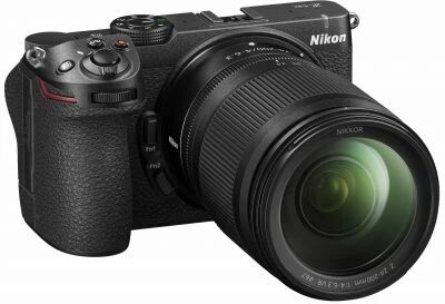 Nikon Z5IIC + 24-70mm f/4 (noir)