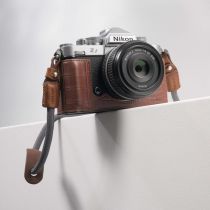 NIKON Zf Silver + 40 mm f/2 SE + Étui cuir OFFERT