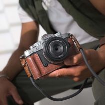 NIKON Zf Silver + 40 mm f/2 SE + Étui cuir OFFERT