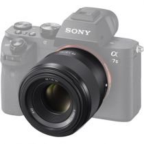 SONY FE 50 mm f/1.8 OSS